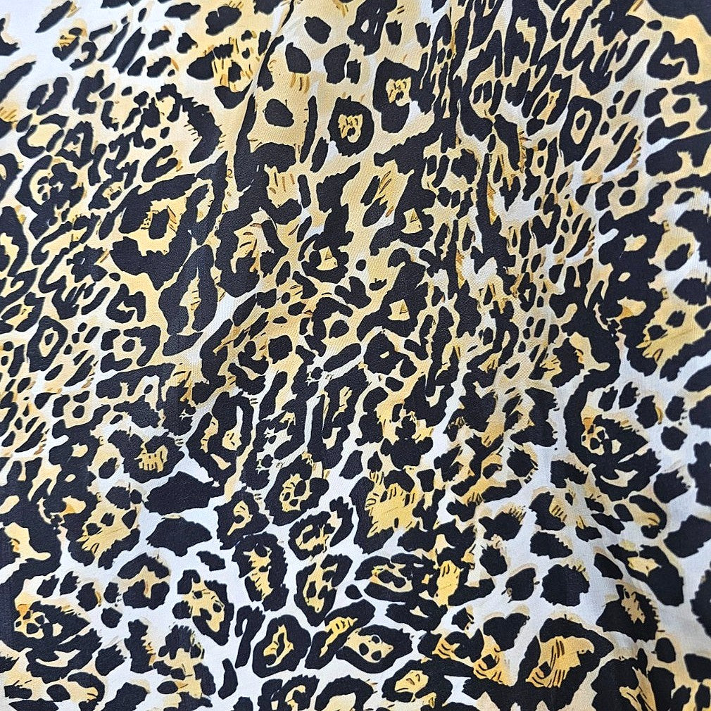 White Animal Print Crepe Fabric - EA3970 - EA3970 - Flat fabric