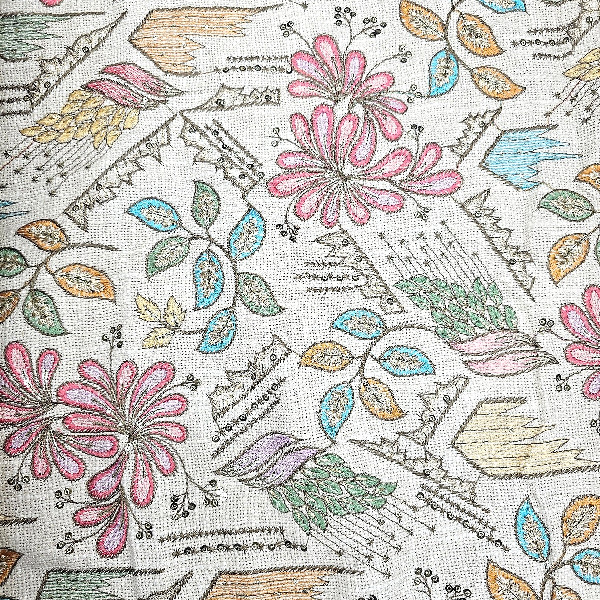 Cream Embroidery Jute Fabric - EA4344