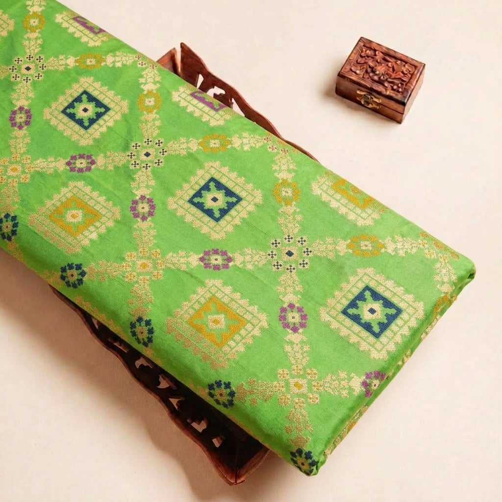 Patola Banaras Fabric - EC17304 - tray_4